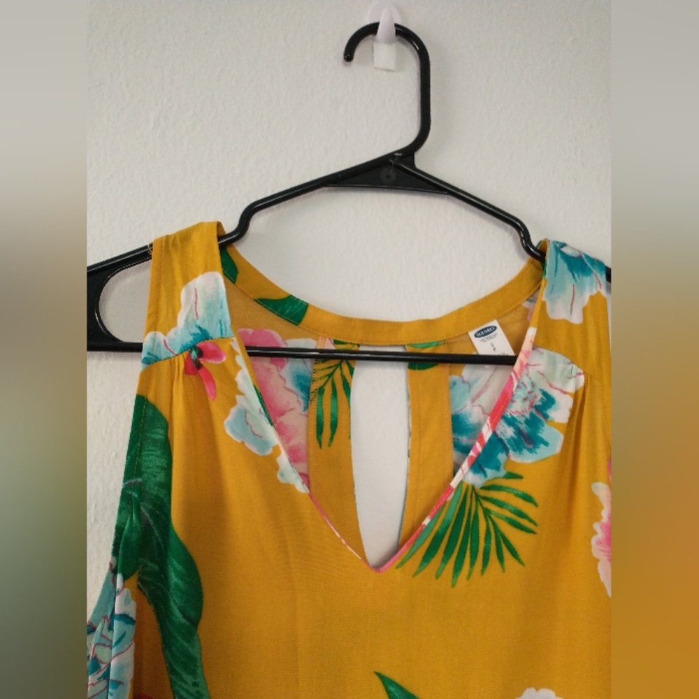 Yellow Floral Print Sleeveless Tunic Tank Top - Picture 6 of 10